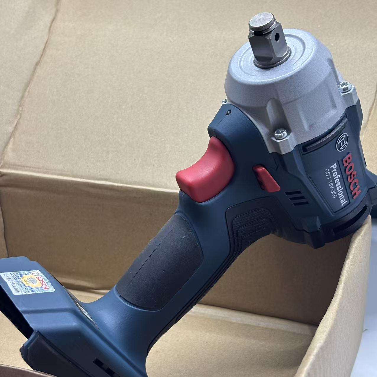 Torque Wrench - BOSCH GDS 18V-350 Cordless Impact Wrench