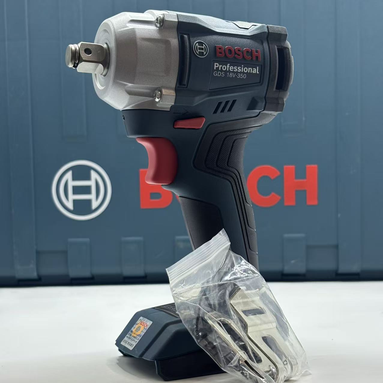 BOSCH GDS 18V-350 Cordless Imp - đánh giá và giá Torque Wrench